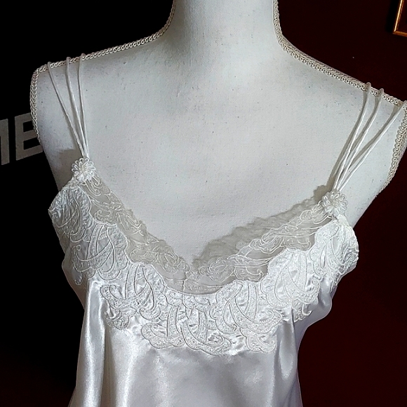 MADISON STUDIOS LINGERIE - Picture 14 of 16